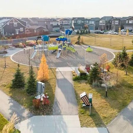 Cozy Suites In Calgary Area Balzac Kültér fotó