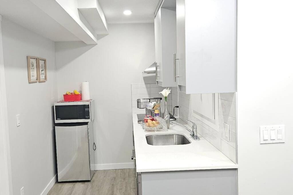Cozy Suites In Calgary Area Balzac Kültér fotó